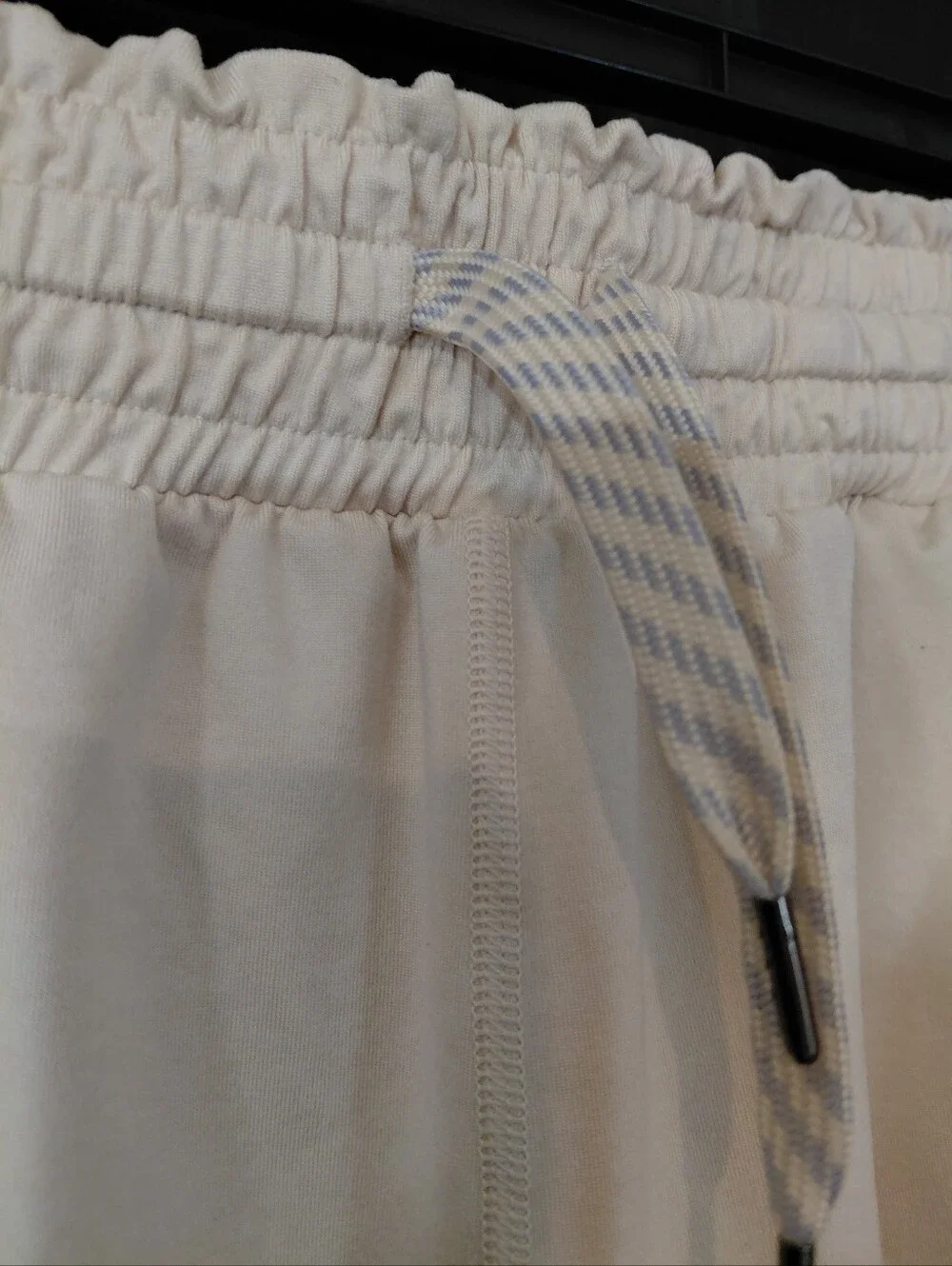 Vuori Sz. M Milkweed Heather Halo Boxy Short